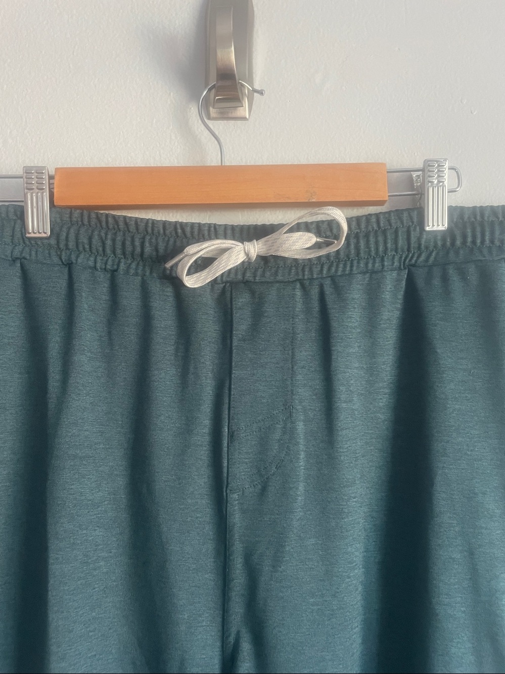 Vuori Men’s Sunday Performance Green Joggers Size XL - Picture 6 of 10